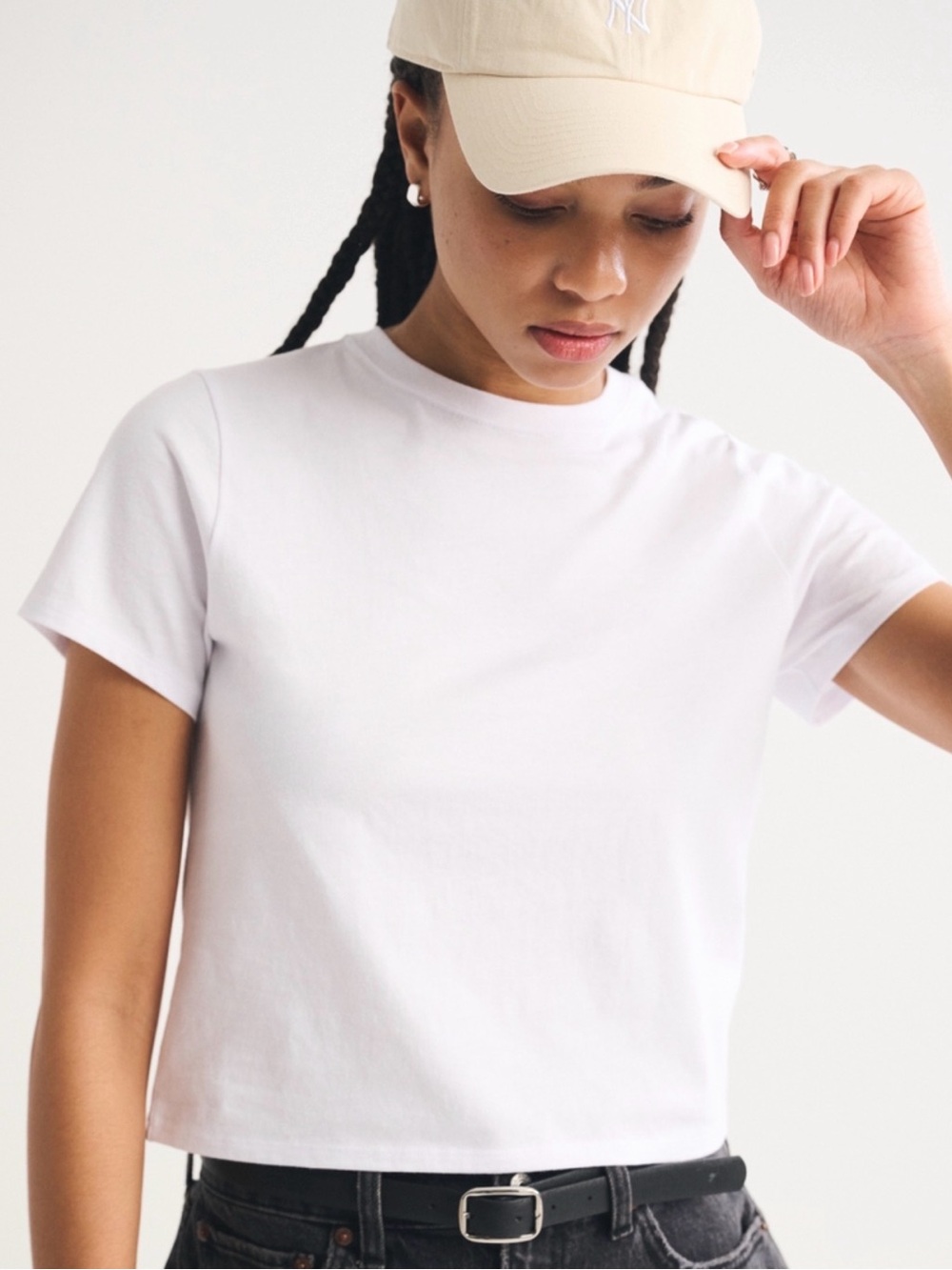 NWOT Abercrombie & Fitch White Short-Sleeve Crewneck Tee